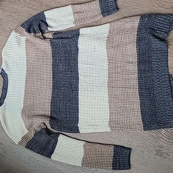 Cardigan - Picture 3 of 3